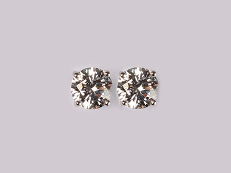 A White Cubic Zirconia Earring