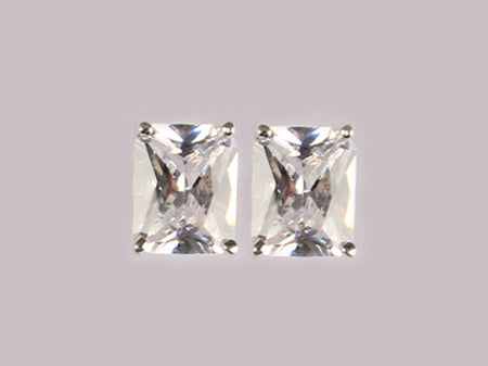 A White Cubic Zirconia Earring
