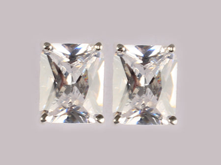 A White Cubic Zirconia Earring