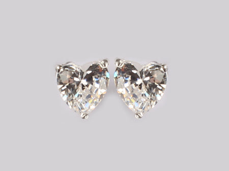 A White Cubic Zirconia Earring 5MM