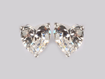 A White Cubic Zirconia Heart Earring 6mm