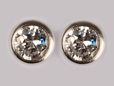 A White Cubic Zirconia Earring