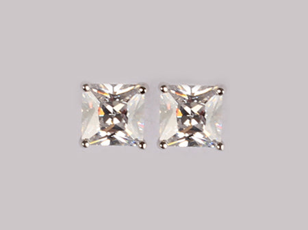 A White Cubic Zirconia Earring 6X6