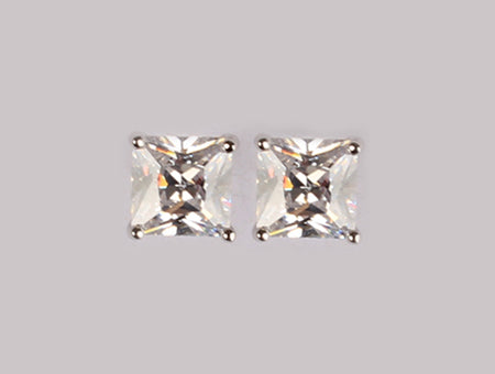 A White Cubic Zirconia Earring 6X6