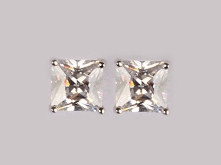 A White Cubic Zirconia Earring 7×7 L/W
