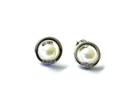 Pearl Earring