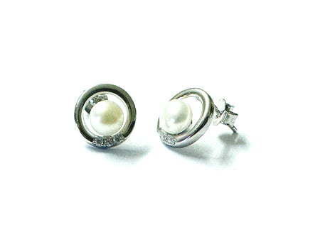 Pearl Earring