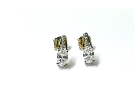 A White Cz Gold Necklace