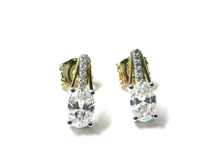 9 CT Yellow Gold Earring.