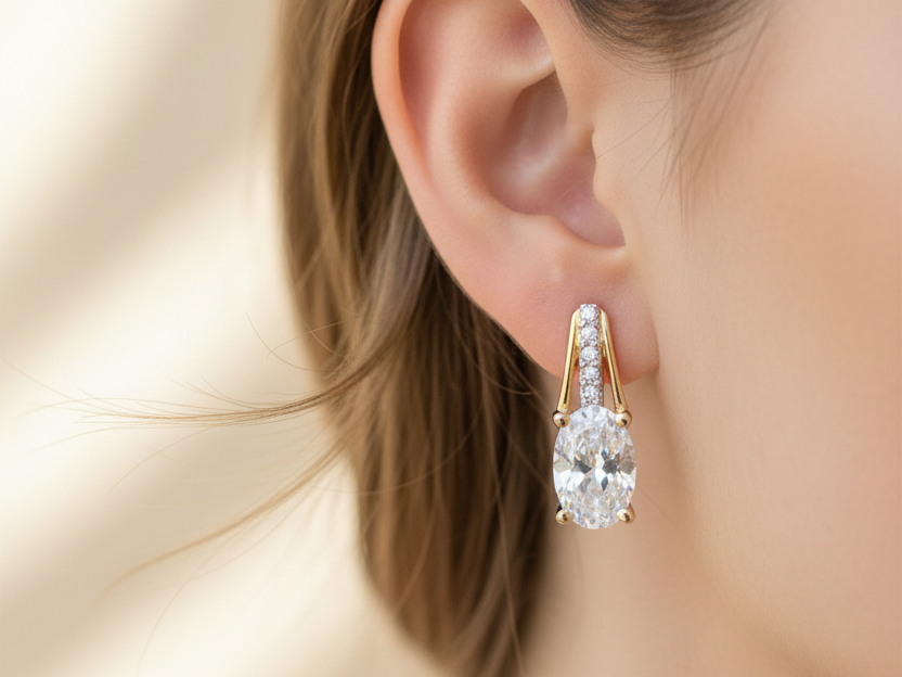 9 CT Yellow Gold Earring.