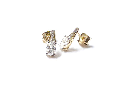 9 CT Yellow Gold Earring.