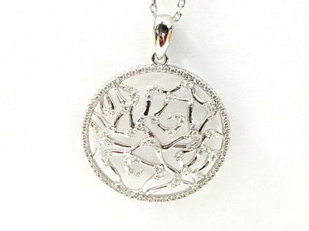 A Silver White CZ Stone Necklace (Pendant and Chain)
