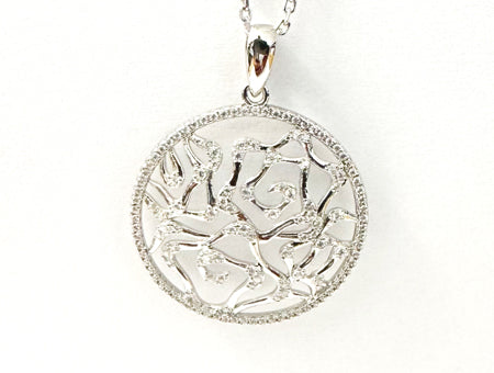A Silver White CZ Stone Necklace (Pendant and Chain)