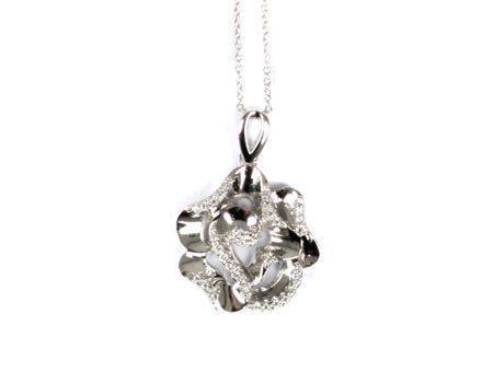 A White Cubic Zirconia Pendant With Chain