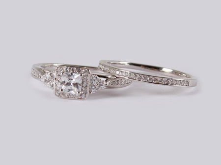A White Cubic Zirconia Ring Set