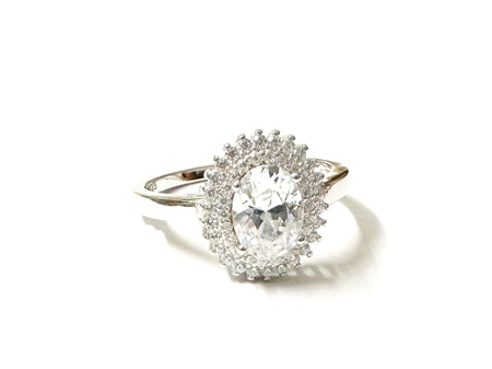 A White Cubic Zirconia Silver Ring