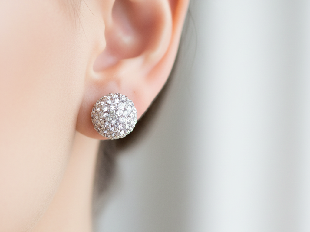 White Crystal 6 mm Silver Earring Boxed.