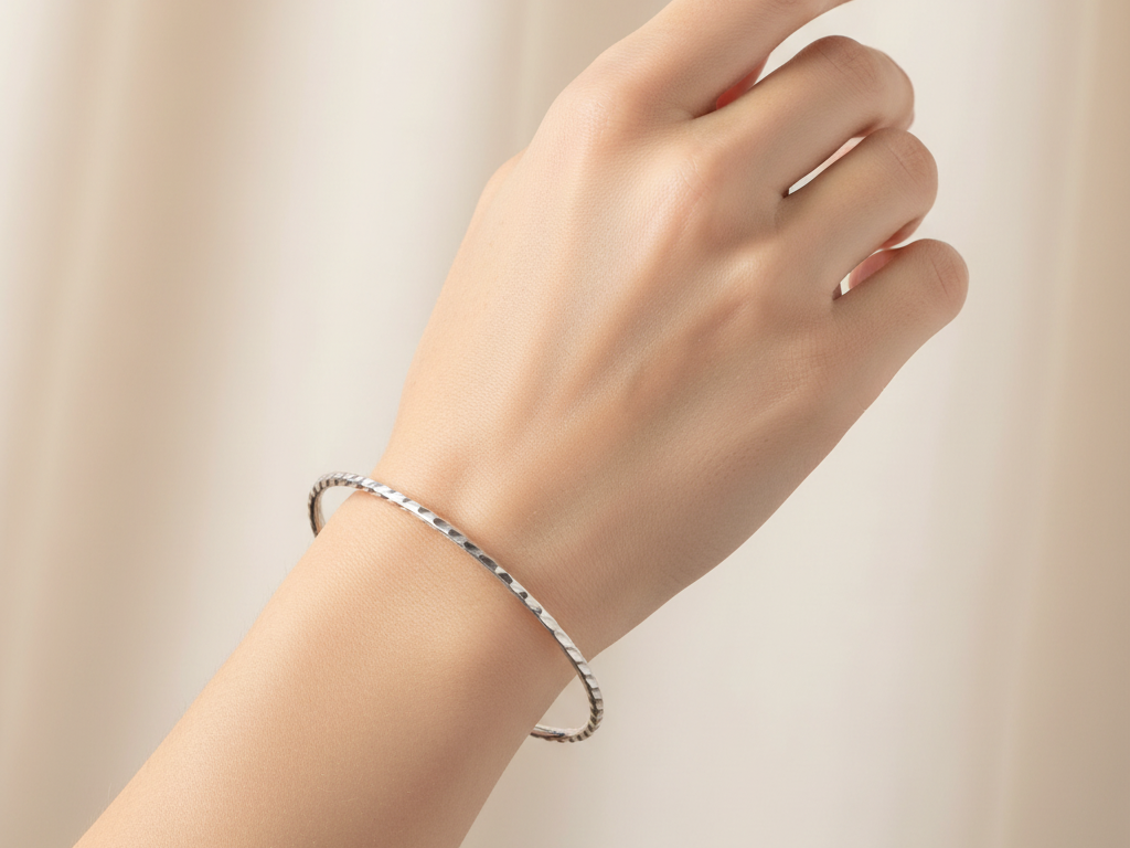 Simply Silver Bangle