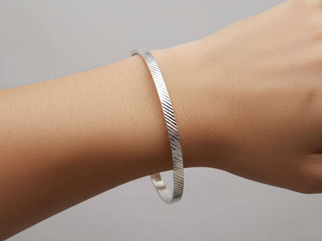 Simply Silver Bangle