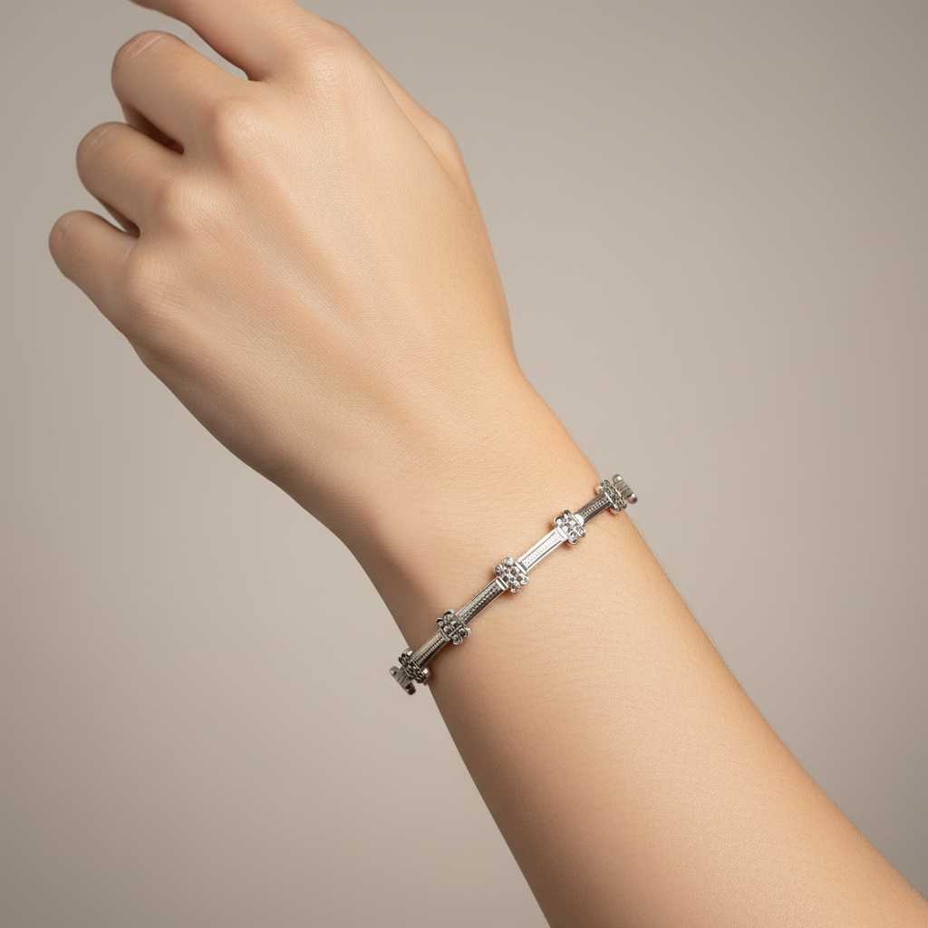 Simply Silver Bangle