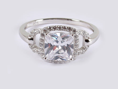 A White Cubic Zirconia Ring