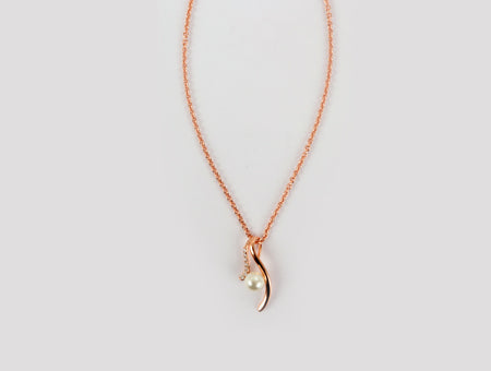 Rose Gold with Pearl Necklace